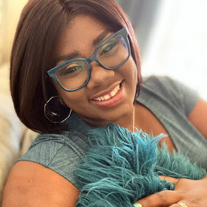 Meet your Posher, Dee